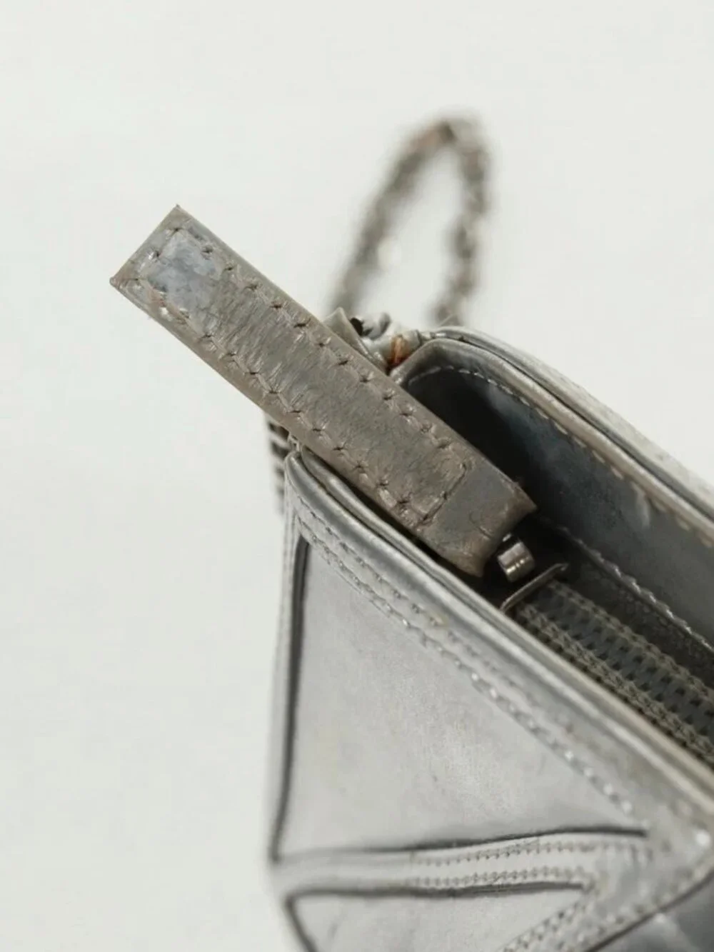 CHANEL Clutch Bag Leather Silver CC Auth 162899V